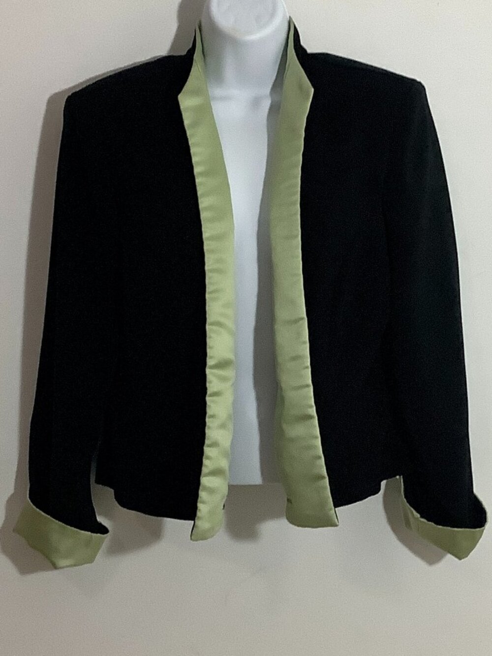 Black Blazer Sz14. Positive Attitude Stylish Business